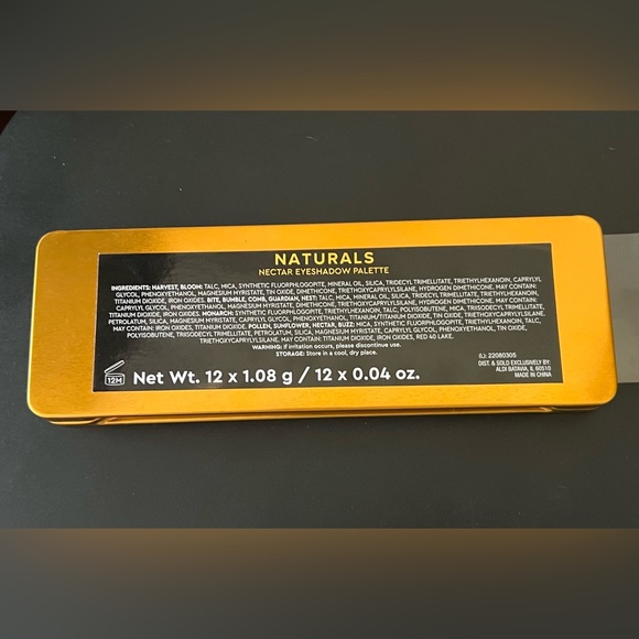 Eye Shadows - Picture 2 of 5